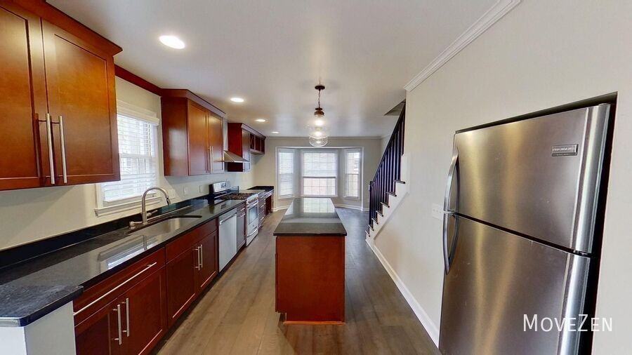 4530 Hamptonshire Dr - Photo 2 of 35