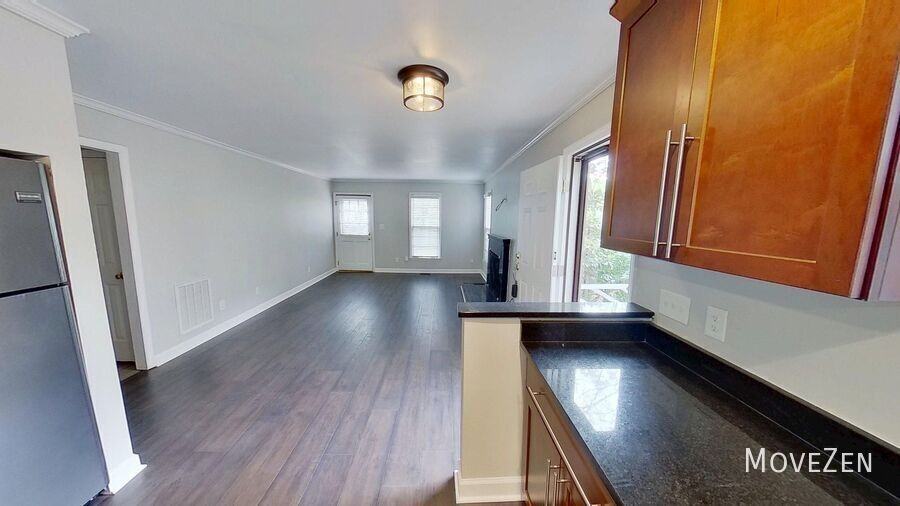 4530 Hamptonshire Dr - Photo 7 of 35