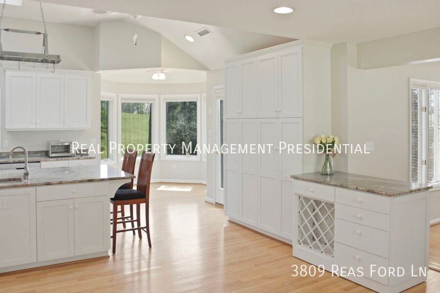 3809 Reas Ford Ln - Photo 5 of 33