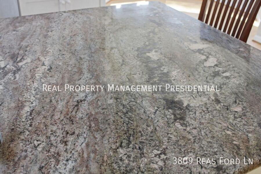 3809 Reas Ford Ln - Photo 7 of 33