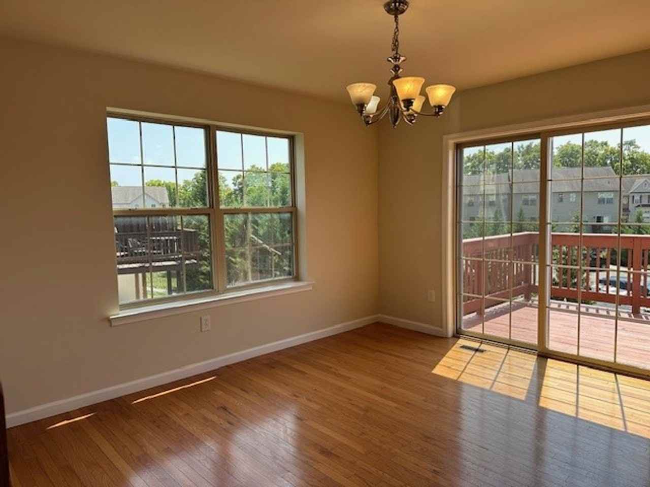 6443 Creekbend Dr - Photo 5 of 29