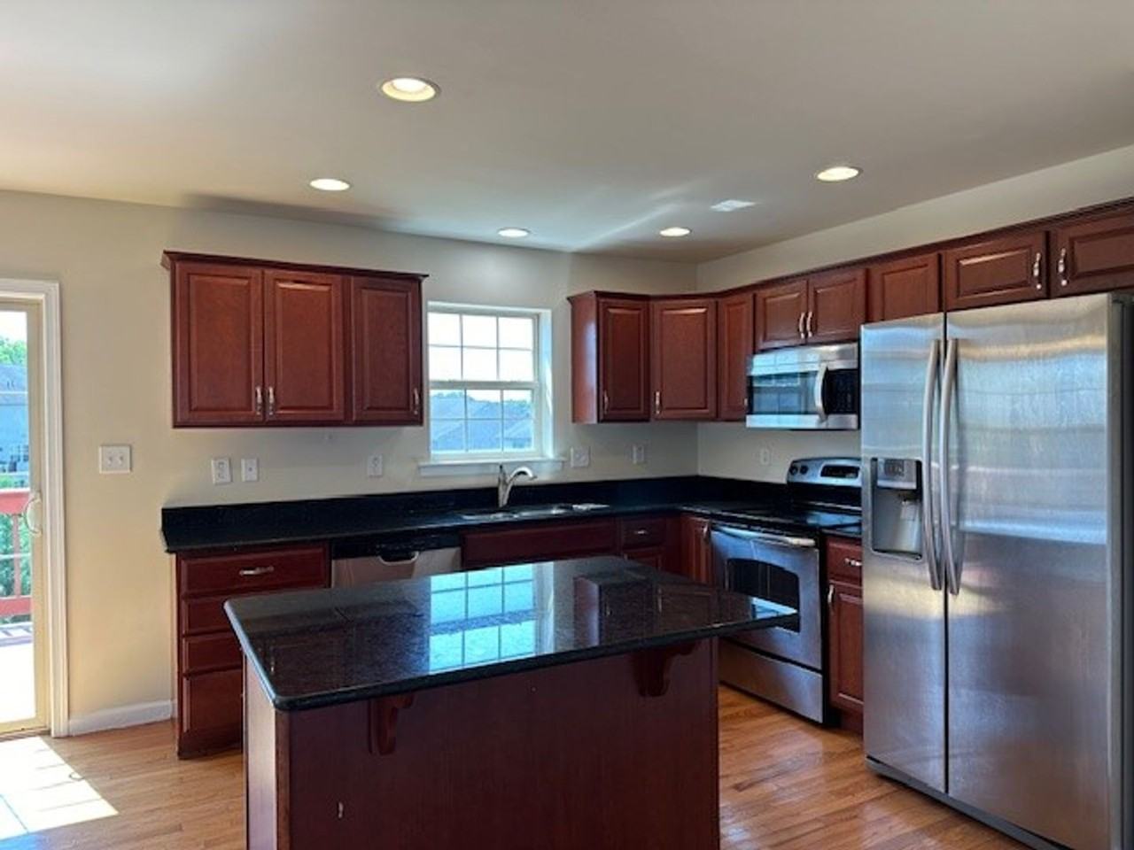 6443 Creekbend Dr - Photo 7 of 29