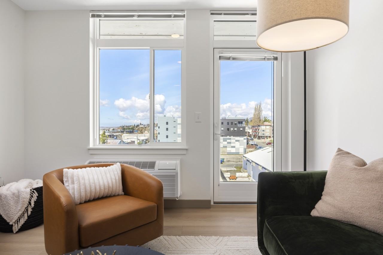 711 Astor Street - Now Leasing - Photo 4 of 37