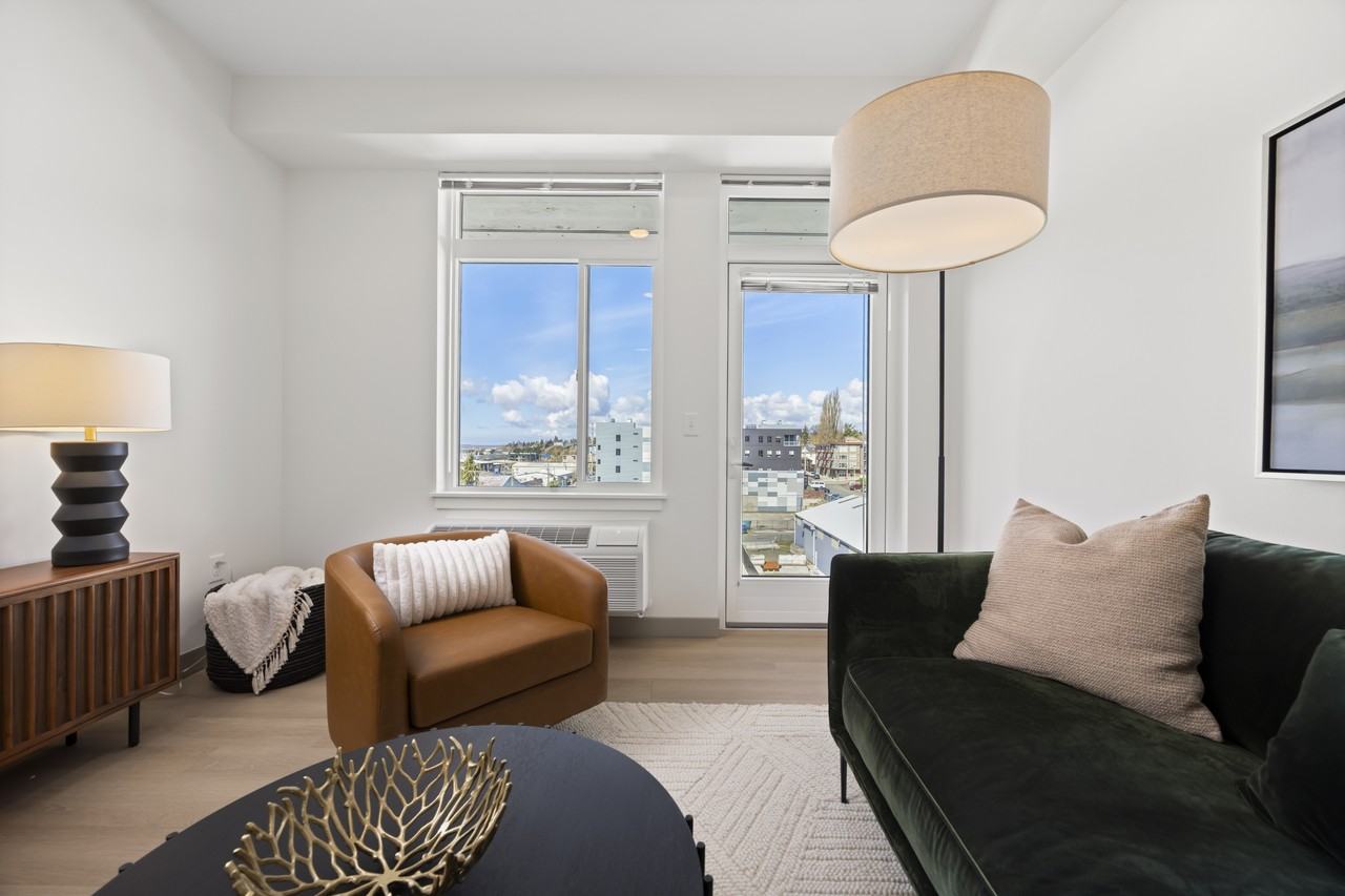 711 Astor Street - Now Leasing - Photo 5 of 37