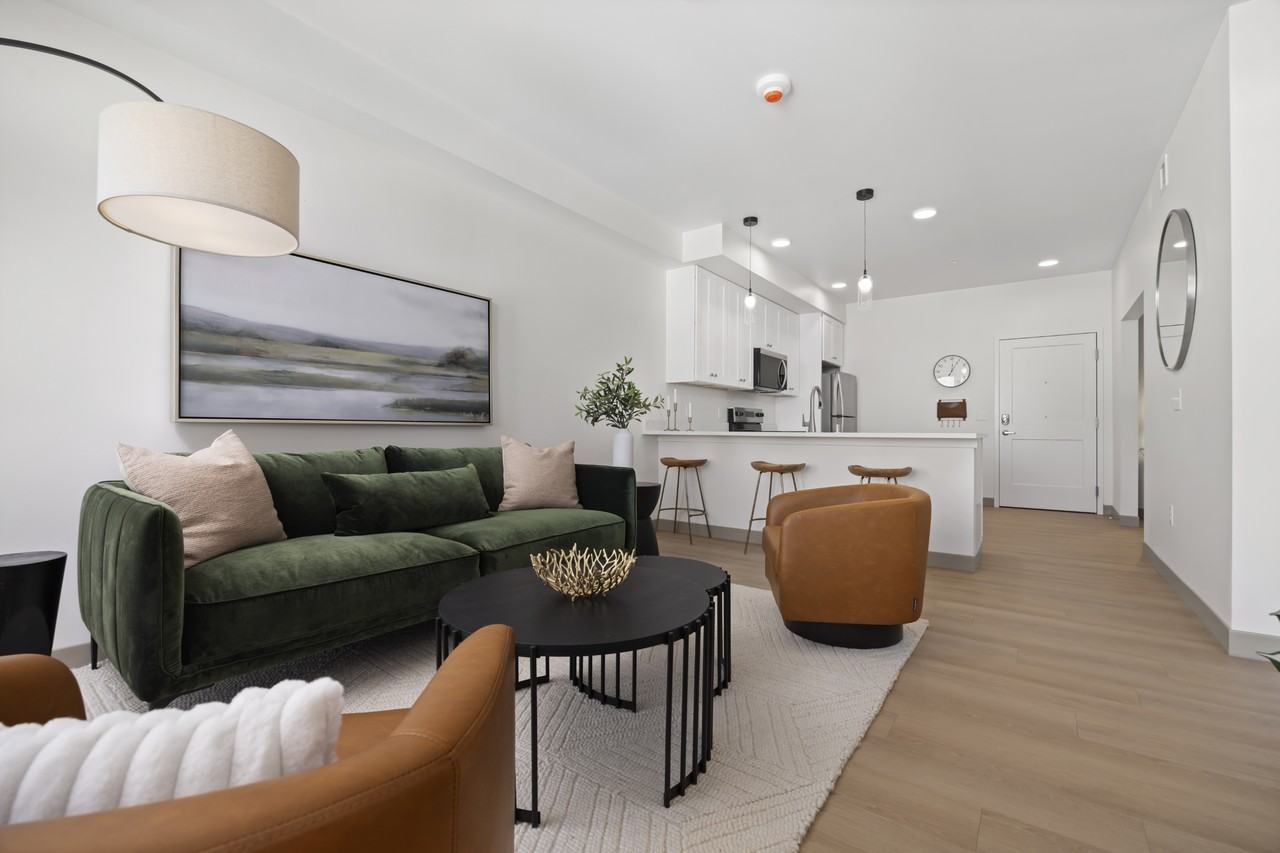 711 Astor Street - Now Leasing - Photo 6 of 37