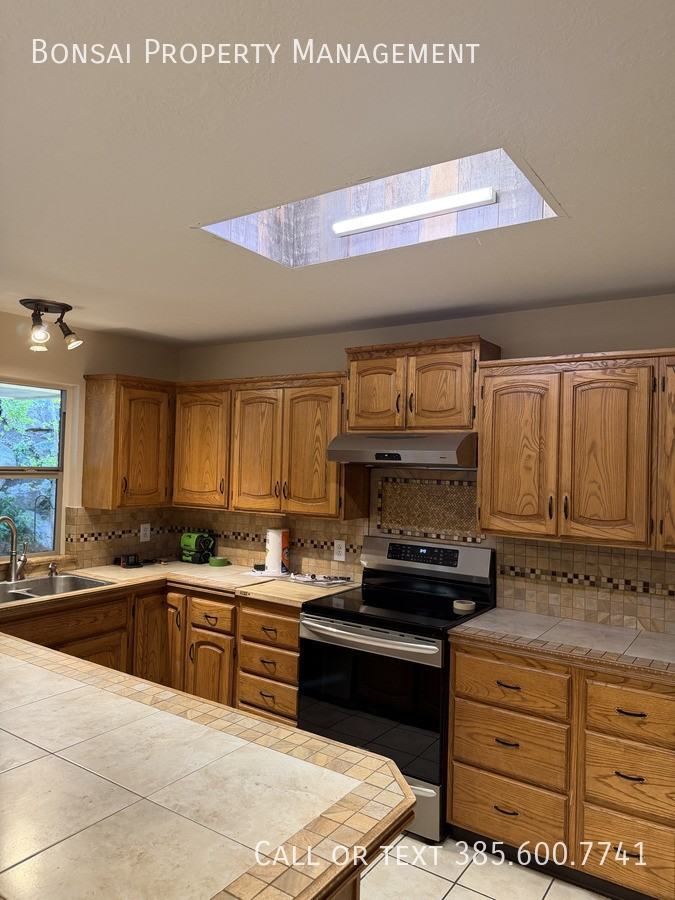 1189 S 200 E - Photo 7 of 41