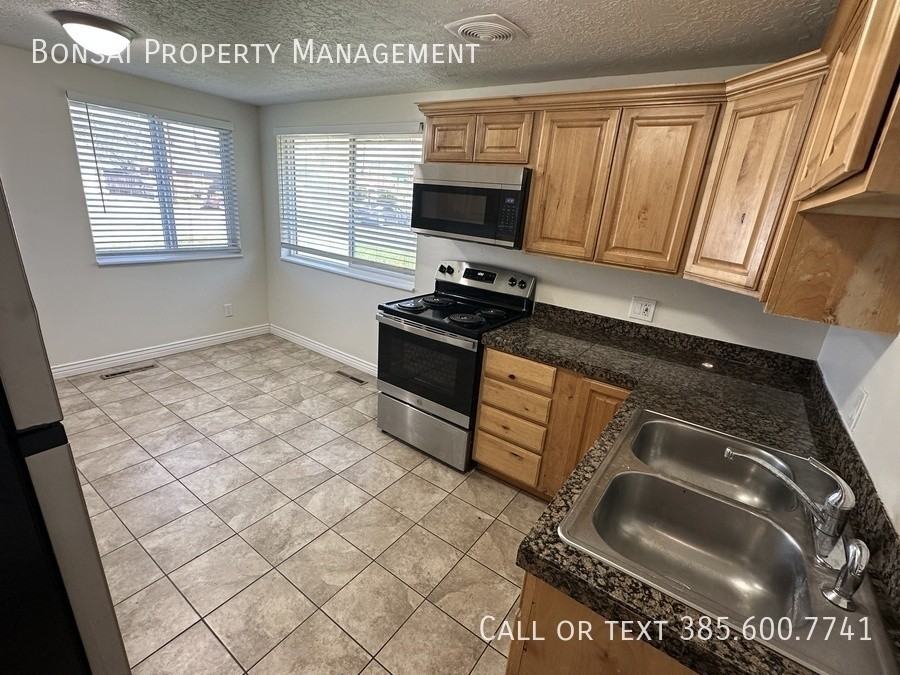 1336 S Cheyenne St #A - Photo 3 of 8