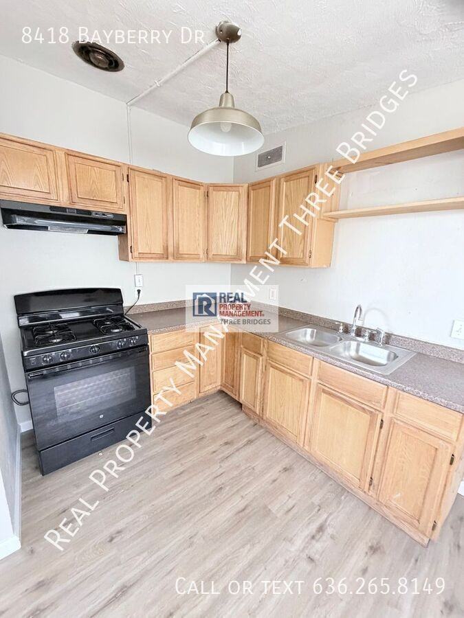 8418 Bayberry Dr - Photo 5 of 12