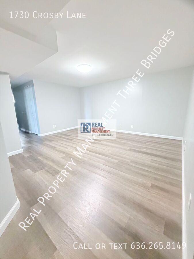 1730 Crosby Ln - Photo 7 of 19