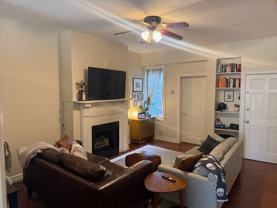 629 Catharine St #2F - Photo 1 of 1