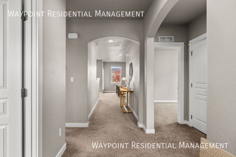 4235 S Highcliff Ave - Photo 5 of 37