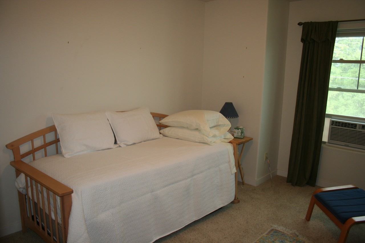 104 Colorado Ave #J - Photo 7 of 8