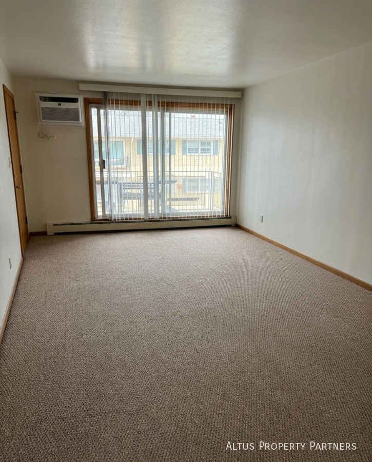 17385 70th Ave - Photo 2 of 6