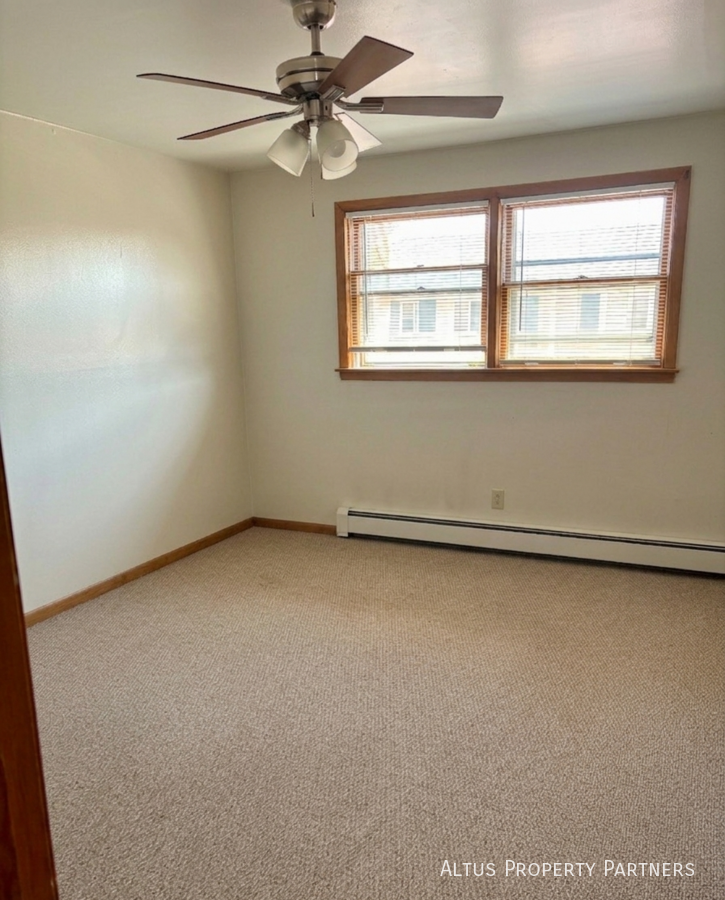 17385 70th Ave - Photo 5 of 6