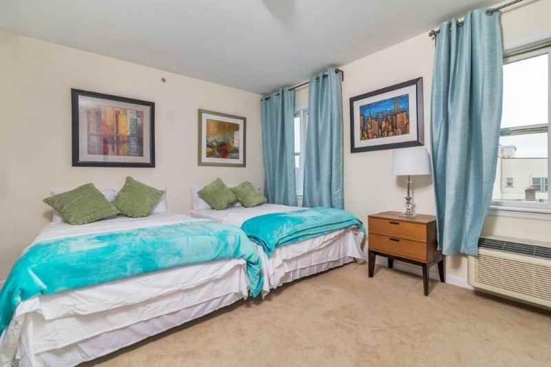 448 Palisade Ave - Photo 4 of 8