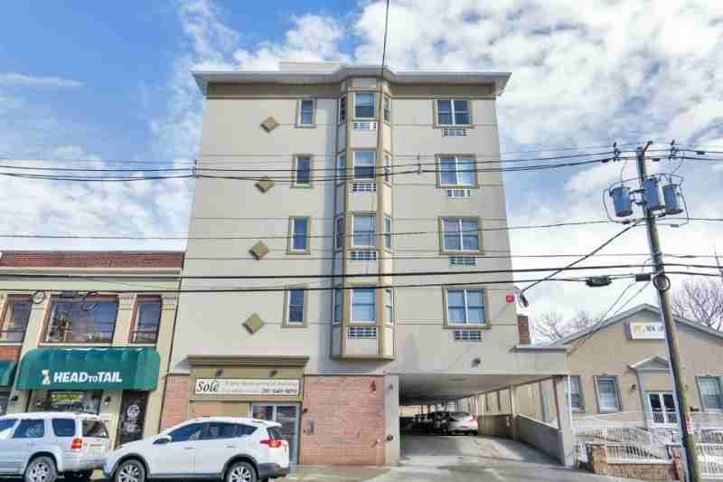 448 Palisade Ave - Photo 7 of 8