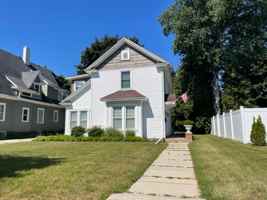 featured image of 2122 N 7th St