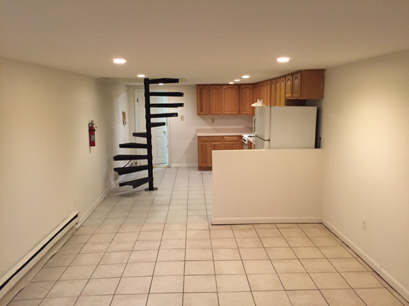 1915 Green St #1E - Photo 2 of 8