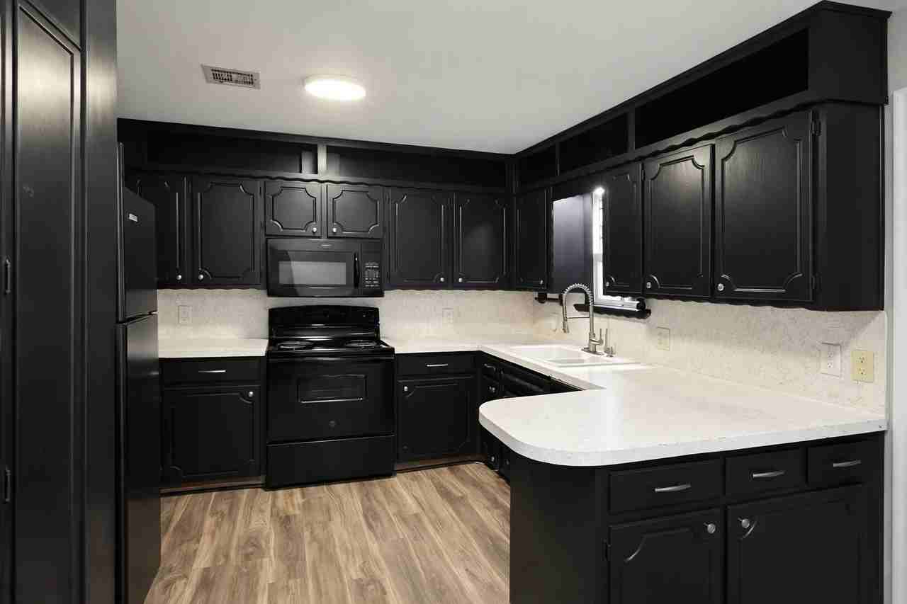 7112 Nw 45th St - Photo 5 of 15