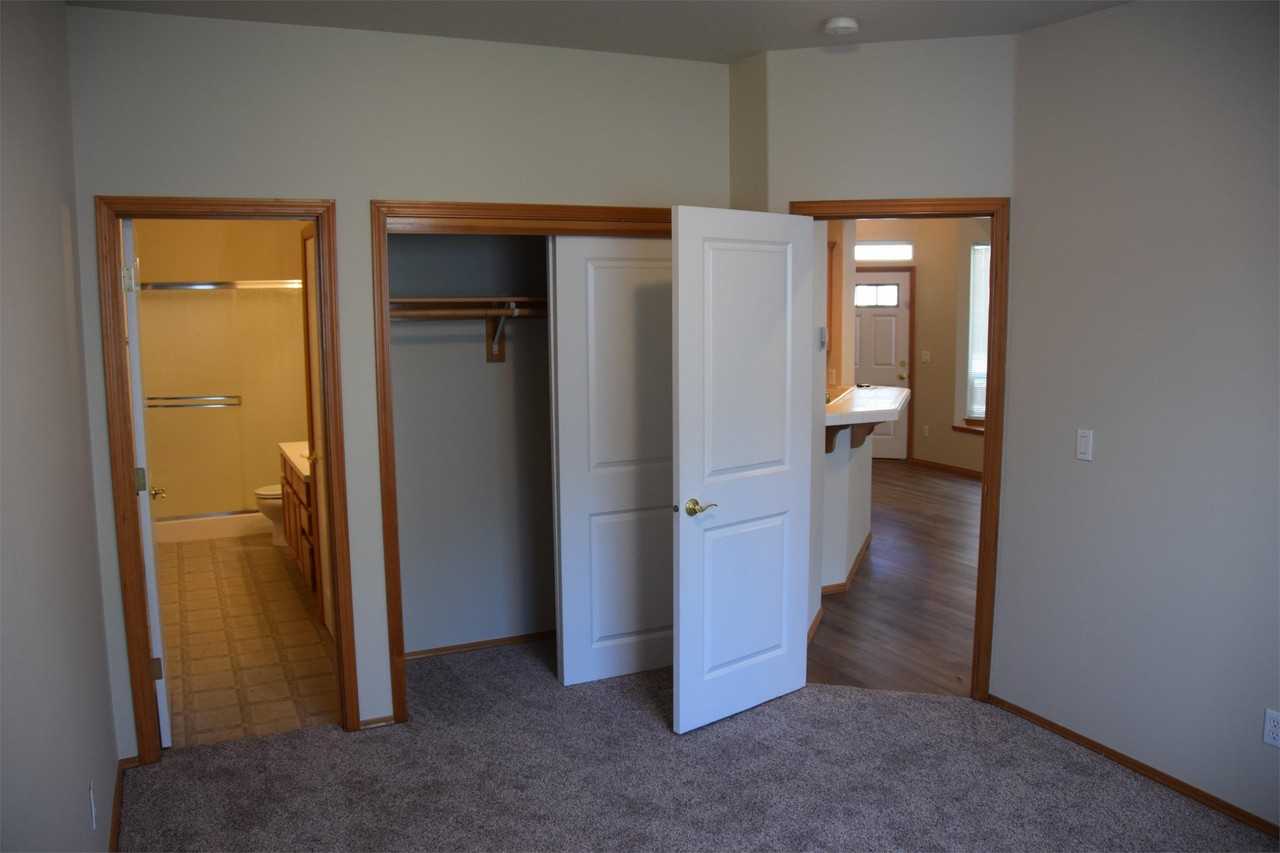 2103 Ne 81st Ave #1 - Photo 5 of 9