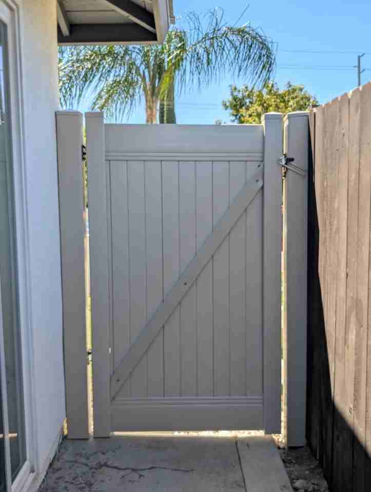 1924 Hardt St - Photo 3 of 15