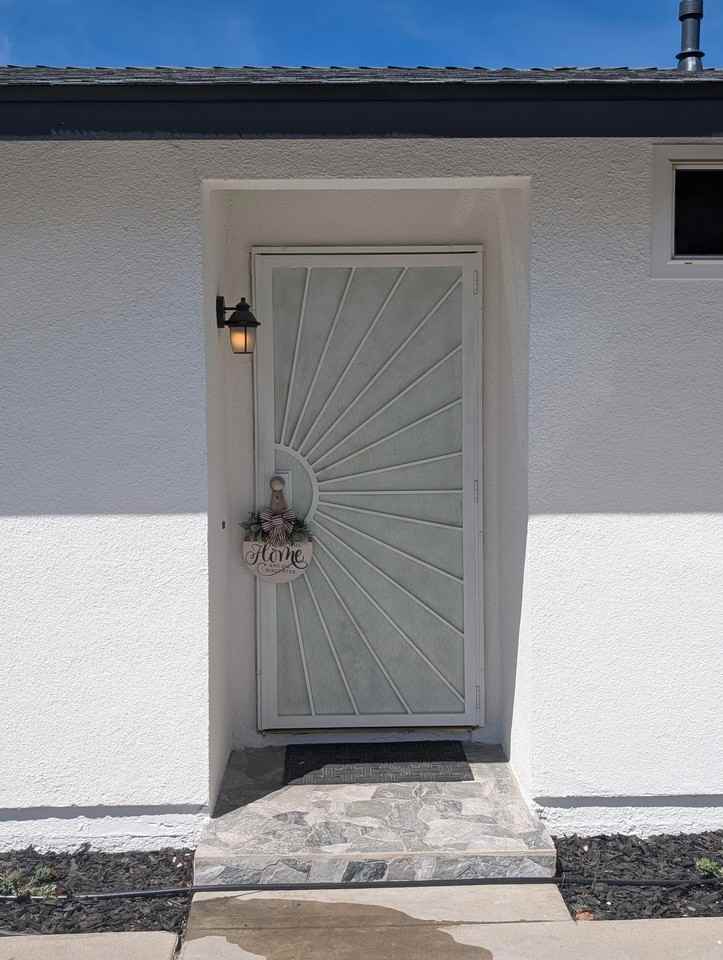 1924 Hardt St - Photo 5 of 15