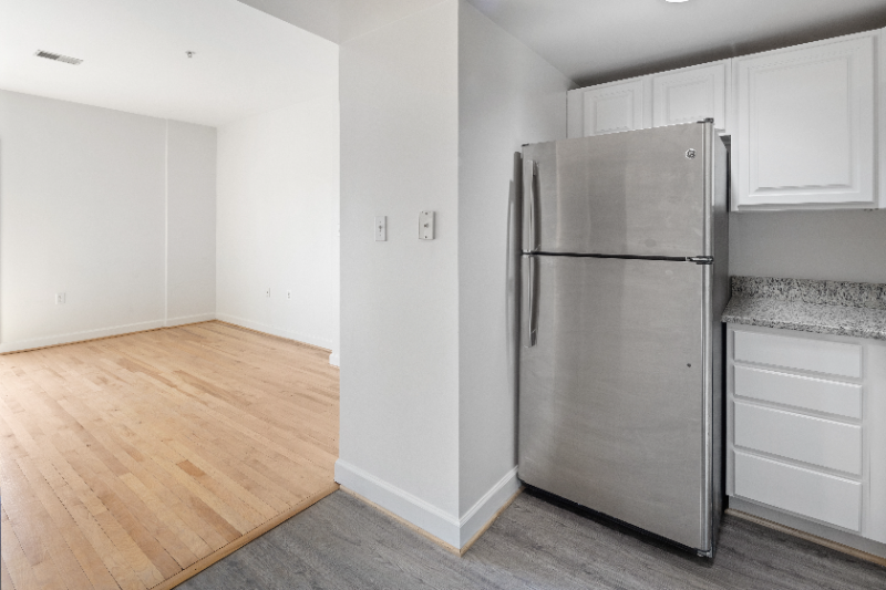 1820 Lancaster St #3A - Photo 6 of 10