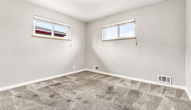 3210 Kearney St - Photo 4 of 14