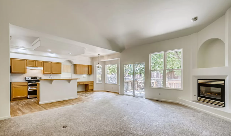 679 Allison St - Photo 4 of 18