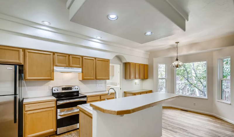 679 Allison St - Photo 6 of 18