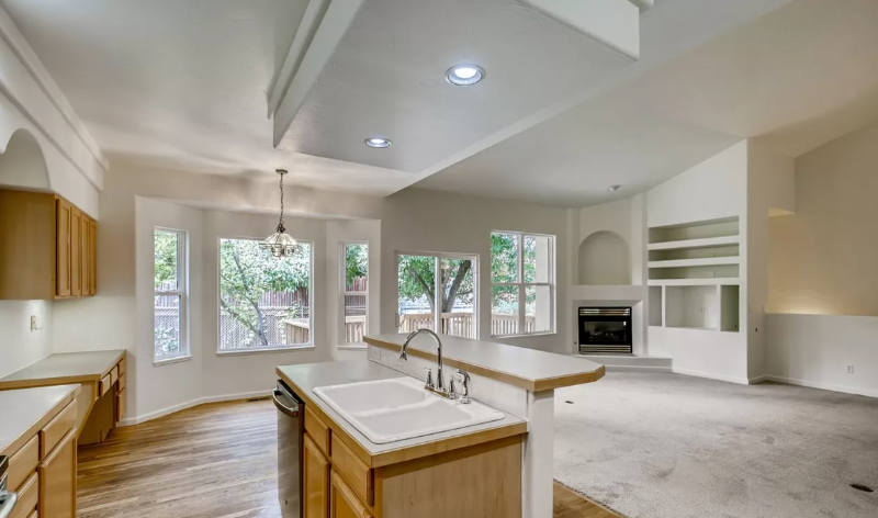 679 Allison St - Photo 7 of 18