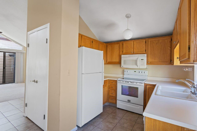 2973 S Revere St - Photo 4 of 14