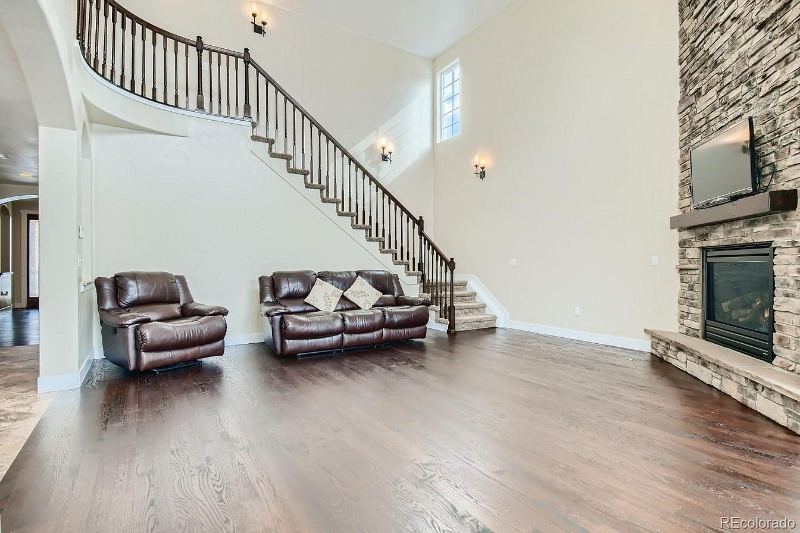 10555 Albion St - Photo 2 of 13