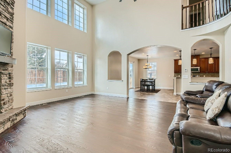 10555 Albion St - Photo 4 of 13