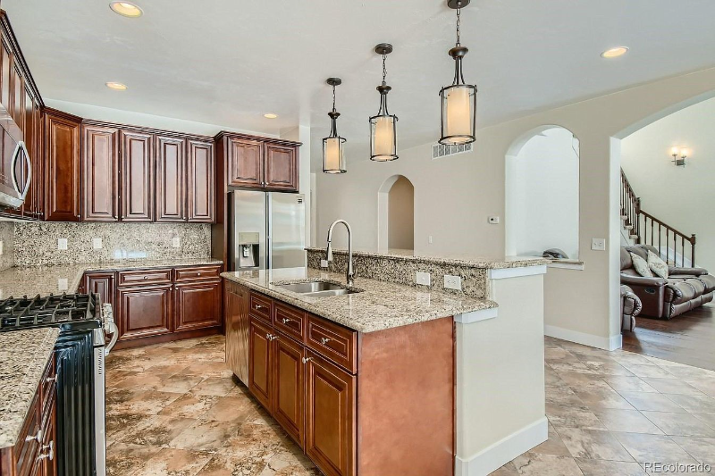 10555 Albion St - Photo 7 of 13