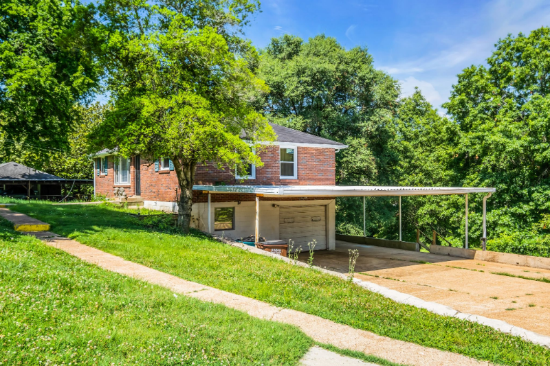 1312 Cheshire Dr - Photo 2 of 31