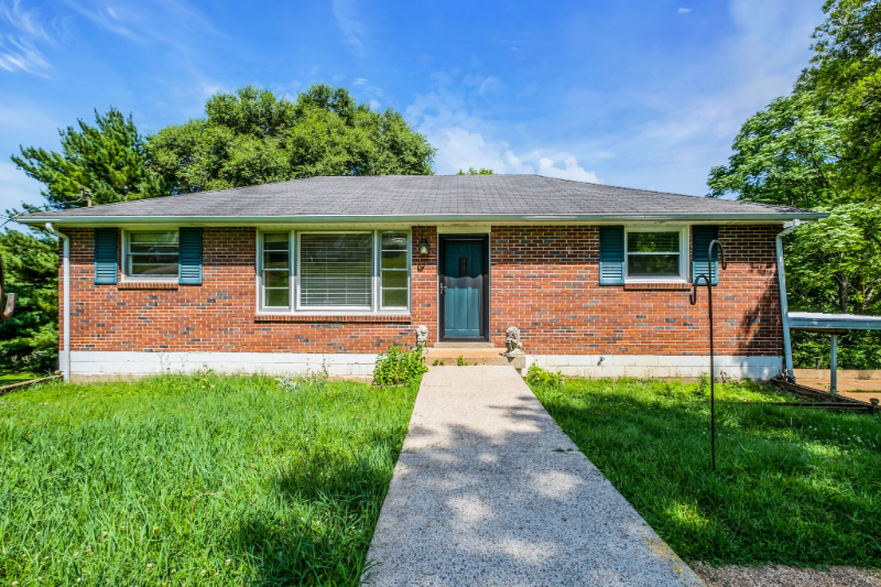 1312 Cheshire Dr - Photo 3 of 31