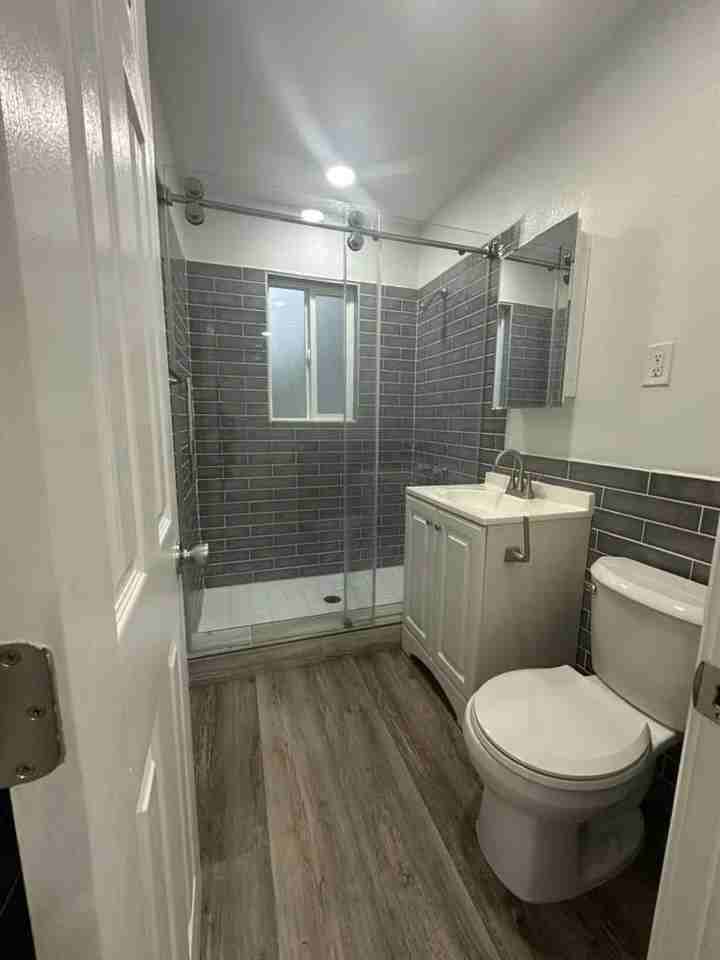 8025 3/4 Gardendale St - Photo 3 of 8