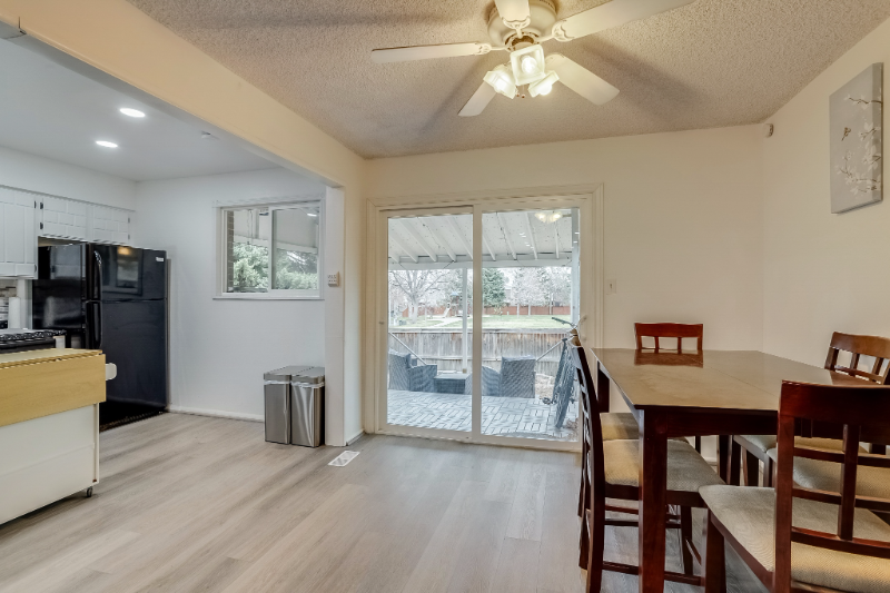 11646 Lincoln St - Photo 3 of 11