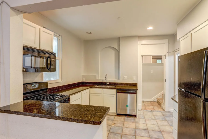 2231 Federal Blvd - Photo 2 of 15