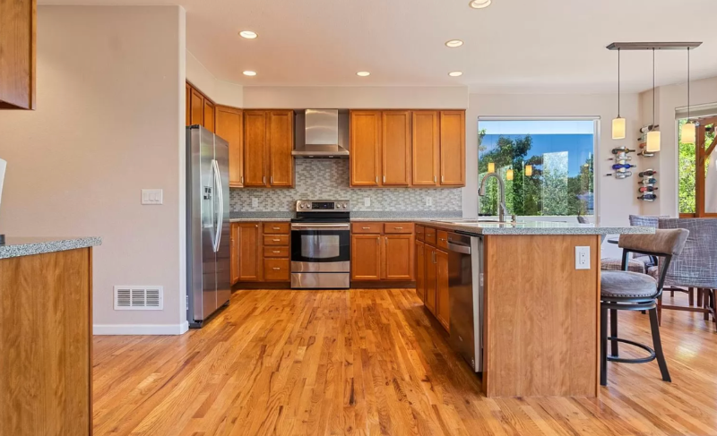 1395 E 100th Ln - Photo 3 of 8