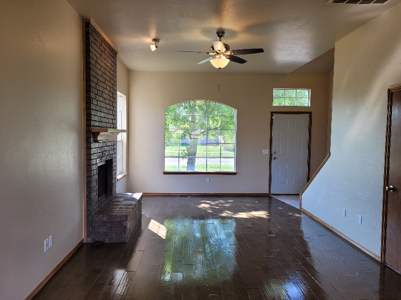 4908 Republic Dr - Photo 3 of 12