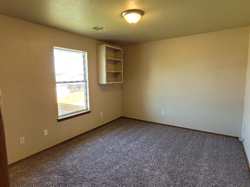 4908 Republic Dr - Photo 6 of 12