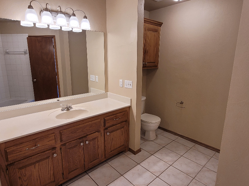 4908 Republic Dr - Photo 7 of 12