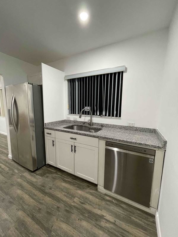 837 Nw 41st St #A - Photo 4 of 9