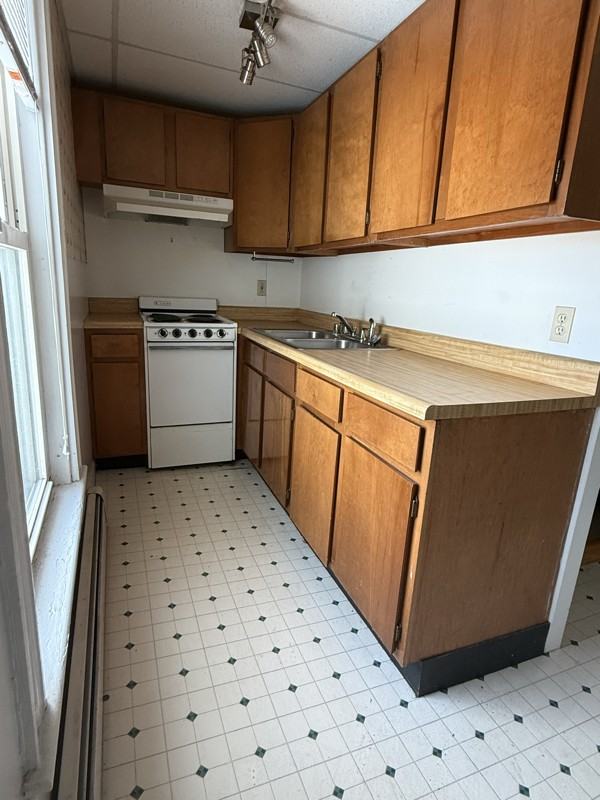 399 Center St #4 - Photo 3 of 9