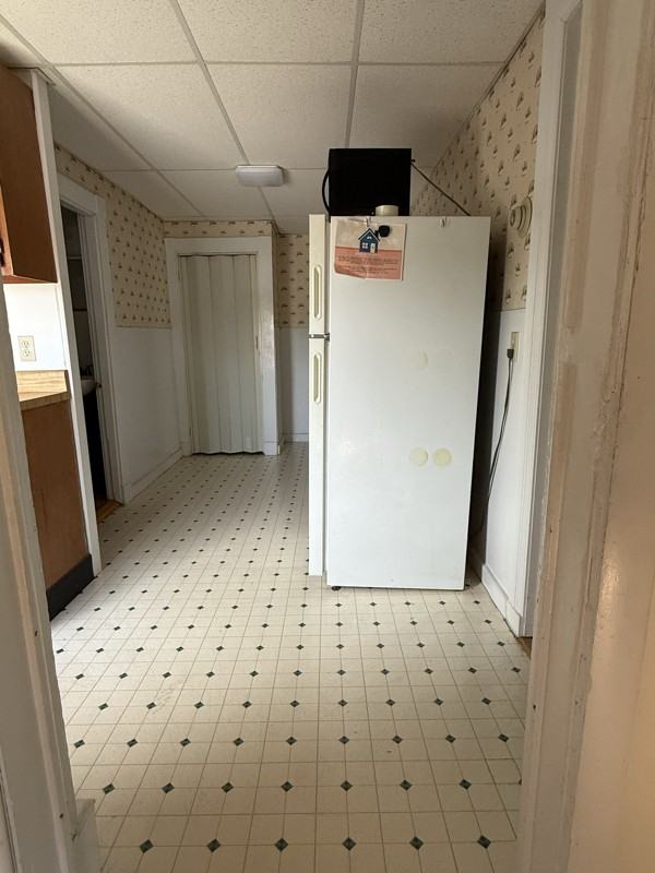 399 Center St #4 - Photo 5 of 9