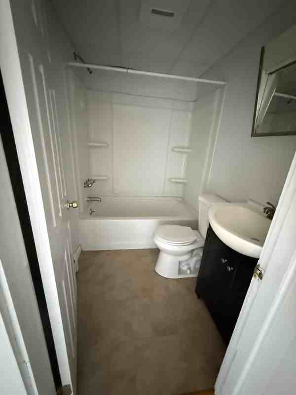 399 Center St #4 - Photo 7 of 9