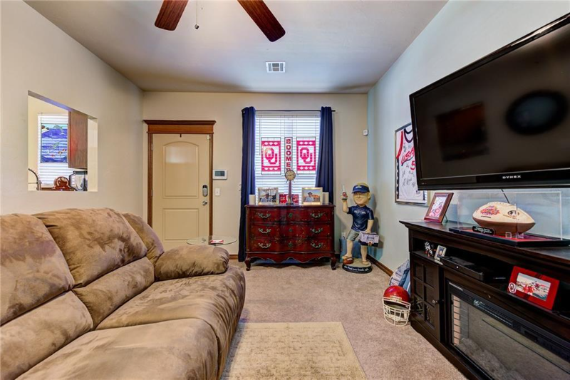 1812 Alameda St - Photo 2 of 18