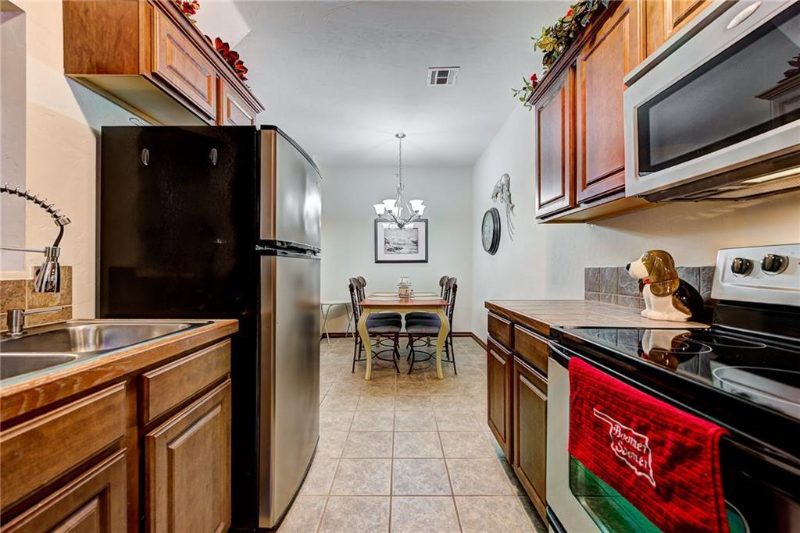 1812 Alameda St - Photo 6 of 18